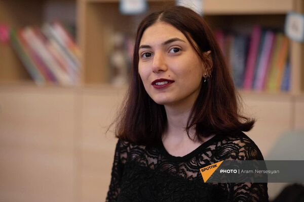 Переехавшая из Еревана в Гегаркуникский Драхтик Мелания Ованнисян - Sputnik Армения