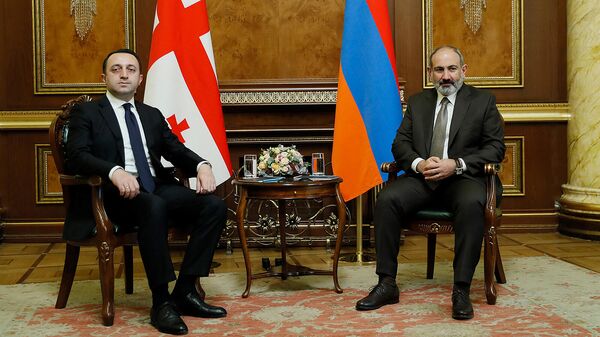 Премьер-министр Армении Никол Пашинян встретился с премьер-министром Грузии Ираклием Гарибашвили (9 октября 2021). Еревaн - Sputnik Армения
