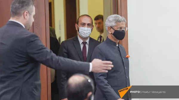 Главы МИД Армении и Индии Арарат Мирзоян и Субраманьям Джайшанкар на пресс-конференции (13 октября 2021). Еревaн - Sputnik Армения