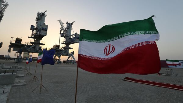 Флаги Ирана во время церемонии открытия новой инфраструктуры в порту Шахид Бехешти в прибрежном городе Чабахар (25 февраля 2019). Иран - Sputnik Արմենիա