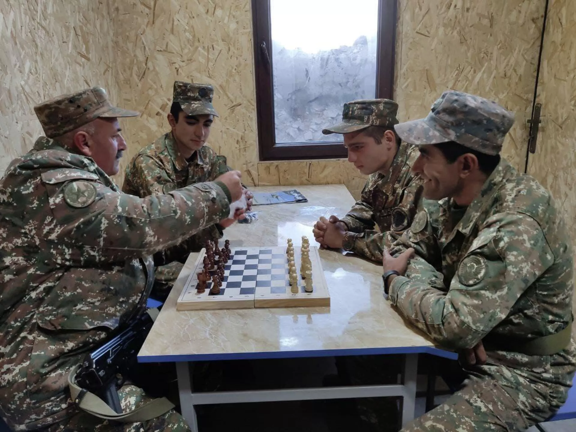 Журналисты во время посещения погранзаставы (16 октября 2021). Варденис Журналисты во время посещения погранзаставы (16 октября 2021). Варденис - Sputnik Армения, 1920, 16.10.2021