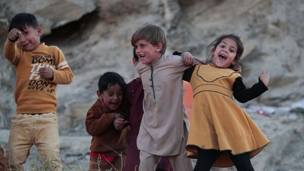 Дети играют возле своего дома в Кабуле - Sputnik Արմենիա
