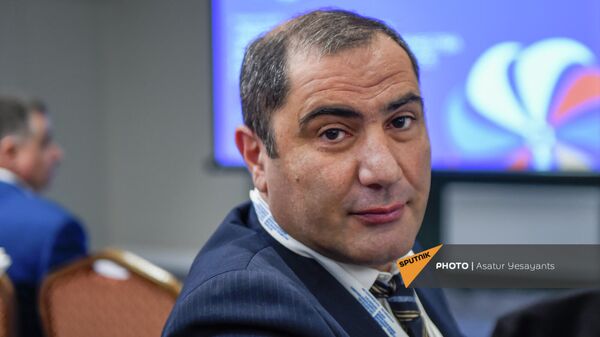 Директор департамента таможенно-тарифного и нетарифного регулирования ЕЭК Ваагн Казарян на Восьмом российско-армянском межрегиональном форуме (18 октября 2021). Еревaн - Sputnik Армения