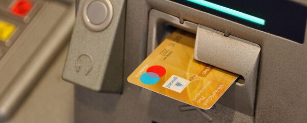 Кредитная карта в банкомате - Sputnik Армения