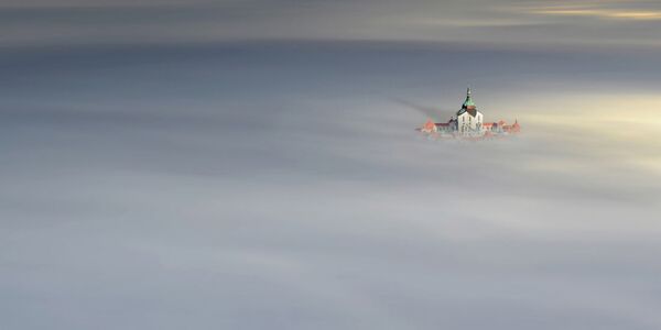 Снимок Drowned in the fog чешского фотографа Zdeněk Vošický, попавший в ТОП-50 категории Open-Built_Environment конкурса 12th EPSON International Pano Awards  - Sputnik Армения