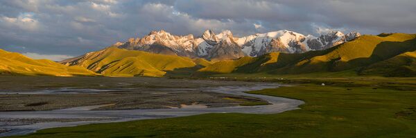 Շվեյցարացի լուսանկարիչ Յազ Լուխալի «Ղրղզստանի լեռները» լուսանկարը - Sputnik Արմենիա