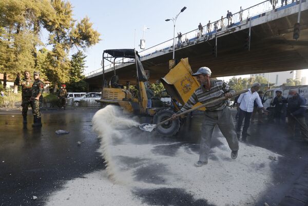 Очистка улиц после теракта в Дамаске. - Sputnik Армения