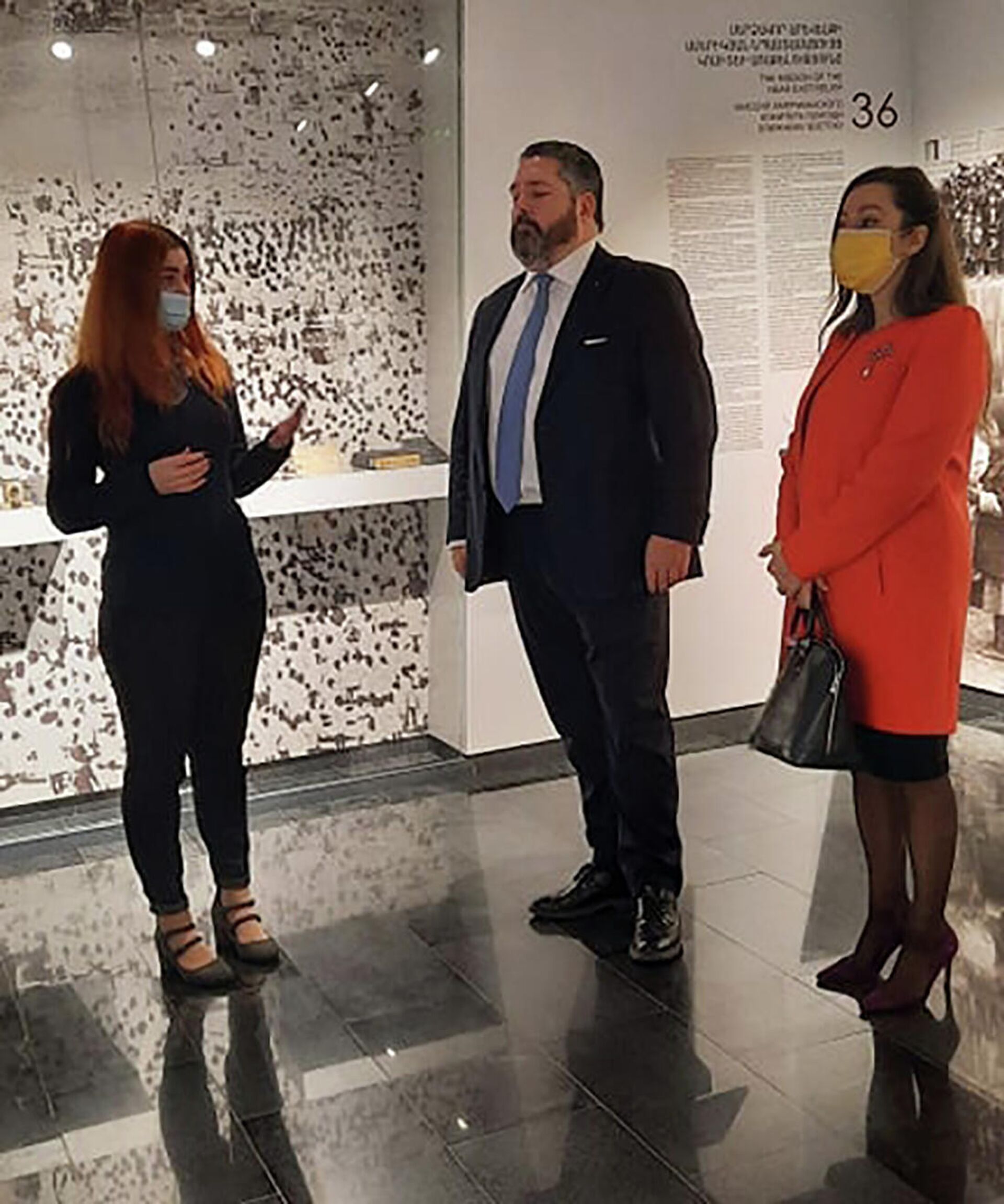 Великий князь Георгий Михайлович Романов посетил Музей Геноцида армян (22 октября 2021). Еревaн - Sputnik Армения, 1920, 22.10.2021