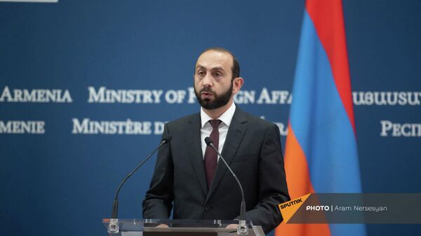 Глава МИД Армении Арарат Мирзоян
 - Sputnik Армения