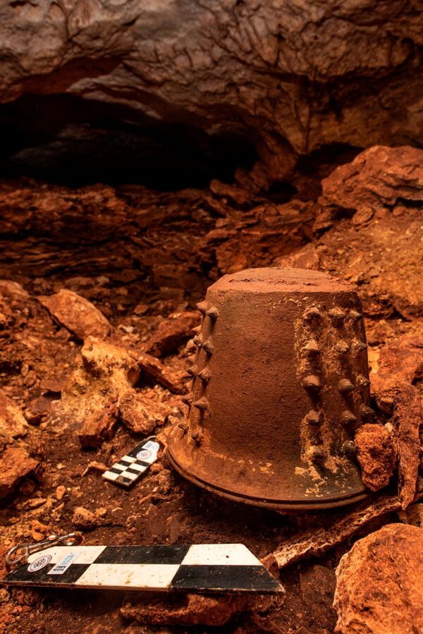 Керамика, найденная в пещере археологами Национального института антропологии и истории. - Sputnik Армения