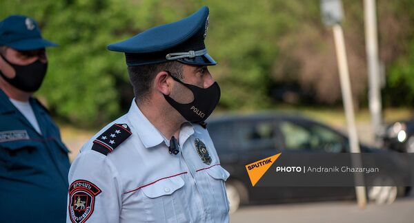 Սև, սպիտակ, մոխրագույն․ ի՞նչ վտանգներ են պարունակում հայերի սիրած գունավոր դիմակները Սև, սպիտակ, մոխրագույն․ ի՞նչ վտանգներ են պարունակում հայերի սիրած գունավոր դիմակները - Sputnik Արմենիա