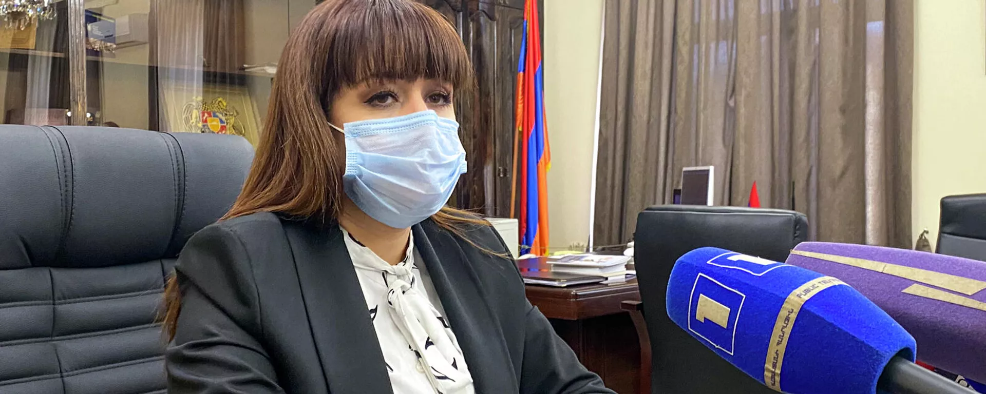 Новоназначенный губернатор Ширака Назели Багдасарян в своем кабинете - Sputnik Армения, 1920, 09.11.2021