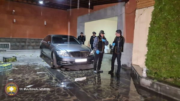 Оперативная группа Канакер-Зейтунского административного района Следственного управления Следственного комитета РА на месте убийства 4-х человек (11 ноября 2021). Еревaн - Sputnik Армения