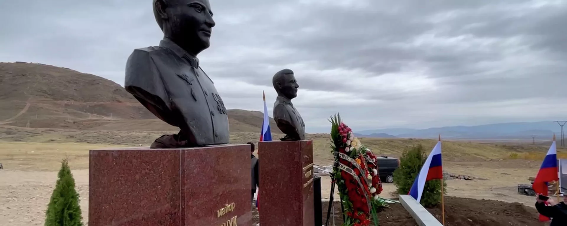 У армянского села Ерасх открыт мемориальный комплекс в память о сбитых летчиках ВКС России - Sputnik Армения, 1920, 11.11.2021