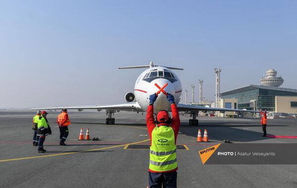 Правительственный борт Республики Кыргызстан с киргизской делегацией приземлился в аэропорту &quot;Звартноц&quot; - Sputnik Армения