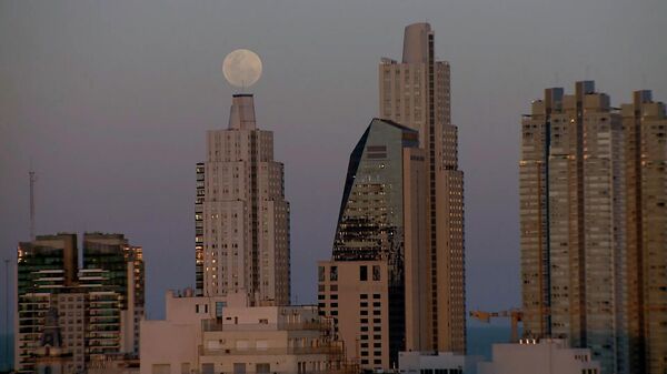 Так из Аргентины выглядит самое продолжительное за пять веков лунное затмение - Sputnik Армения