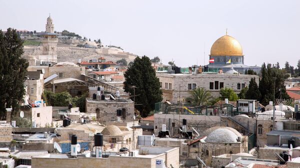 Вид на Храмовую гору и мечеть Куббат-Ас-Сахра (Купол Скалы) в Иерусалиме - Sputnik Արմենիա