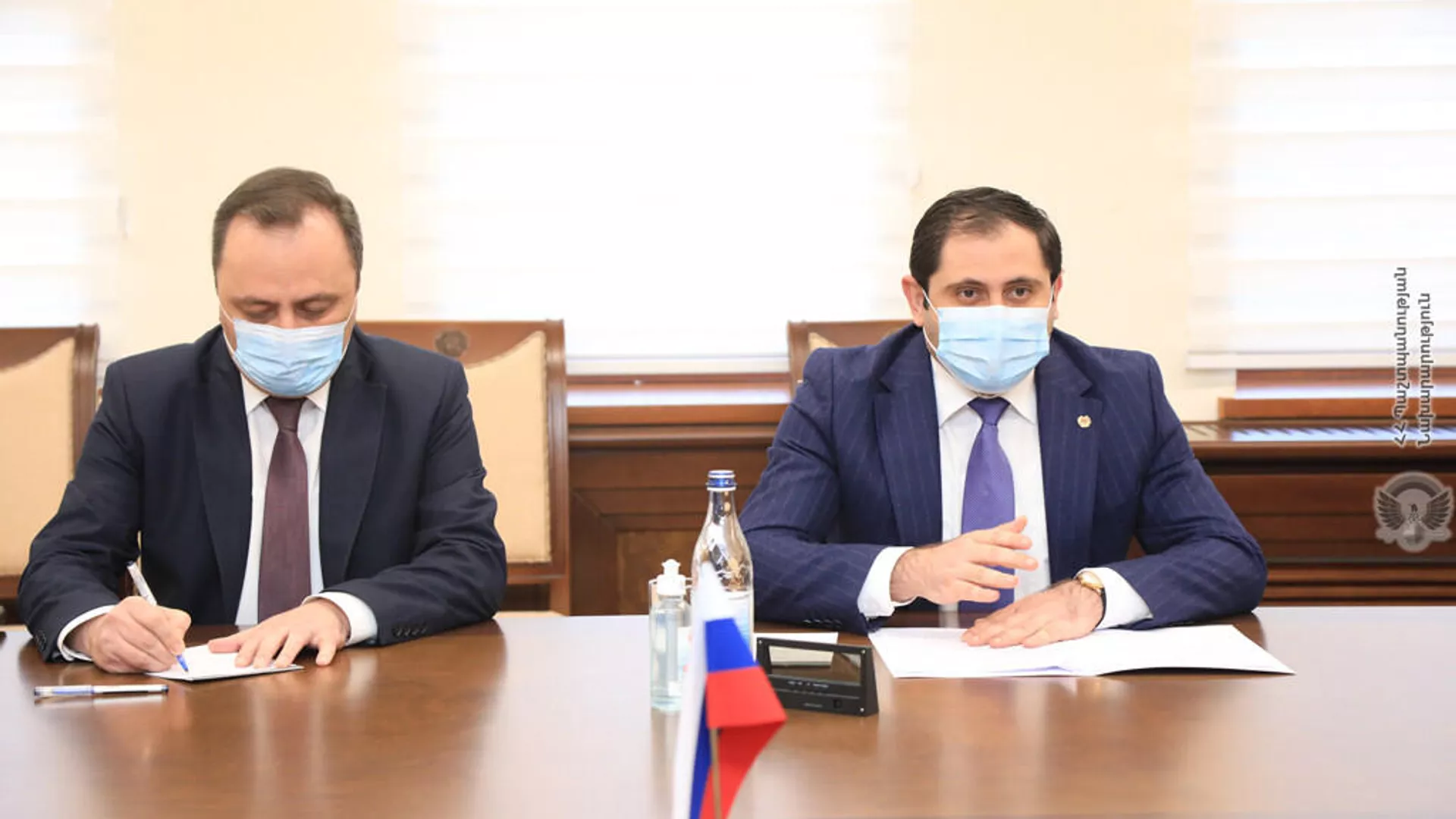 Министр обороны Сурен Папикян принял Чрезвычайного и Полномочного посла России Сергея Копыркина и военного атташе посольства, полковника Игоря Щербакова (23 ноября 2021). Еревaн