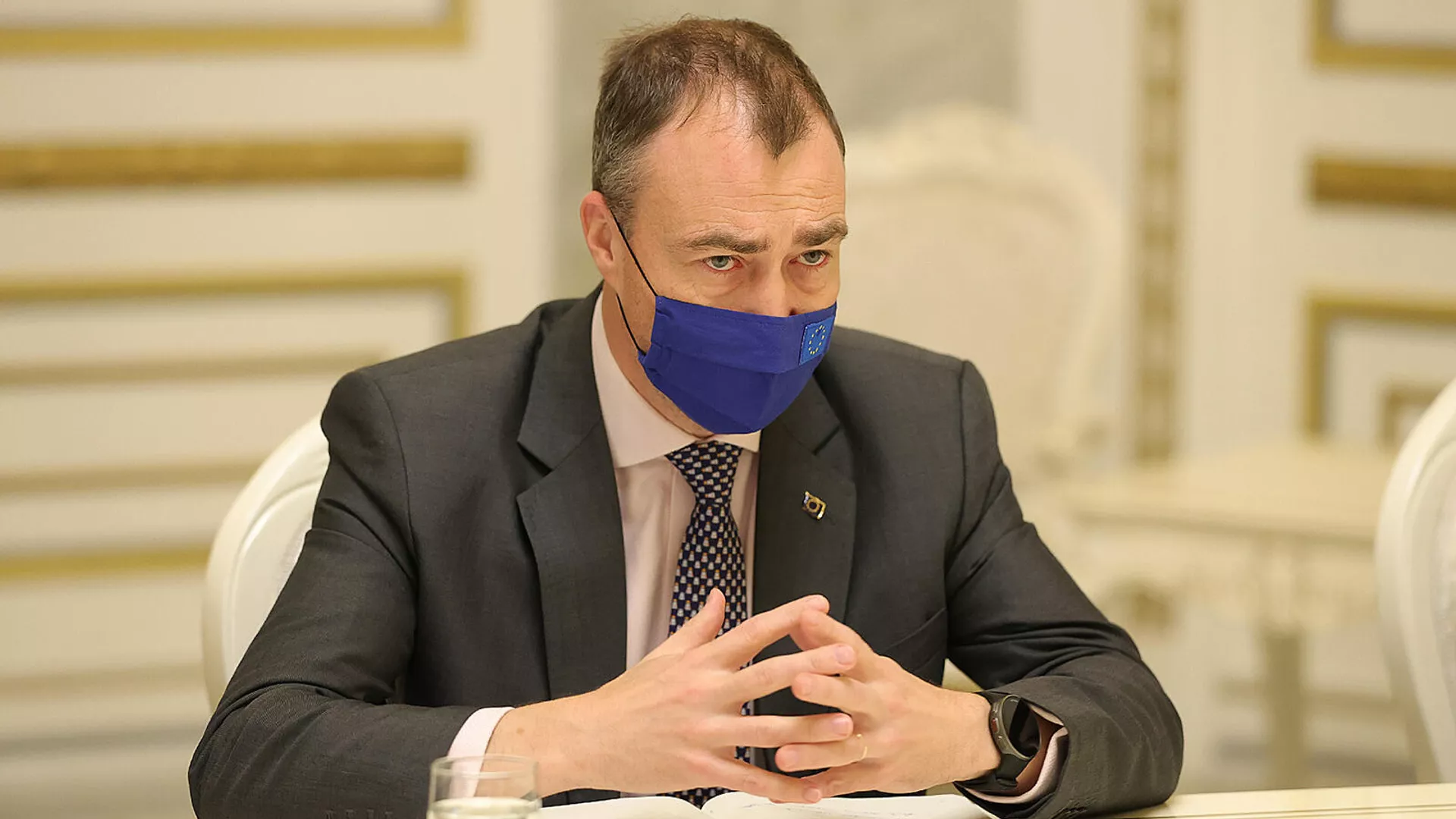 Спецпредставитель ЕС по вопросам Южного Кавказа и кризиса в Грузии Тойво Клаар на встрече с премьер-министром Армении (30 ноября 2021). Еревaн Спецпредставитель ЕС по вопросам Южного Кавказа и кризиса в Грузии Тойво Клаар на встрече с премьер-министром Армении (30 ноября 2021). Еревaн - Sputnik Армения, 1920, 20.01.2022