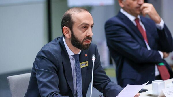 Арарат Мирзоян во время рабочей встречи министров иностранных дел стран-участниц ОДКБ в рамках 28-й Министерской конференции ОБСЕ (2 декабря 2021). Стокгольм - Sputnik Армения