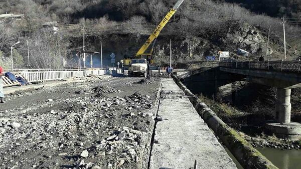 В рамках программы восстановления и благоустройства межгосударственной дороги Ванадзор-Алаверди проводятся работы по реконструкции одного из мостов - Sputnik Армения