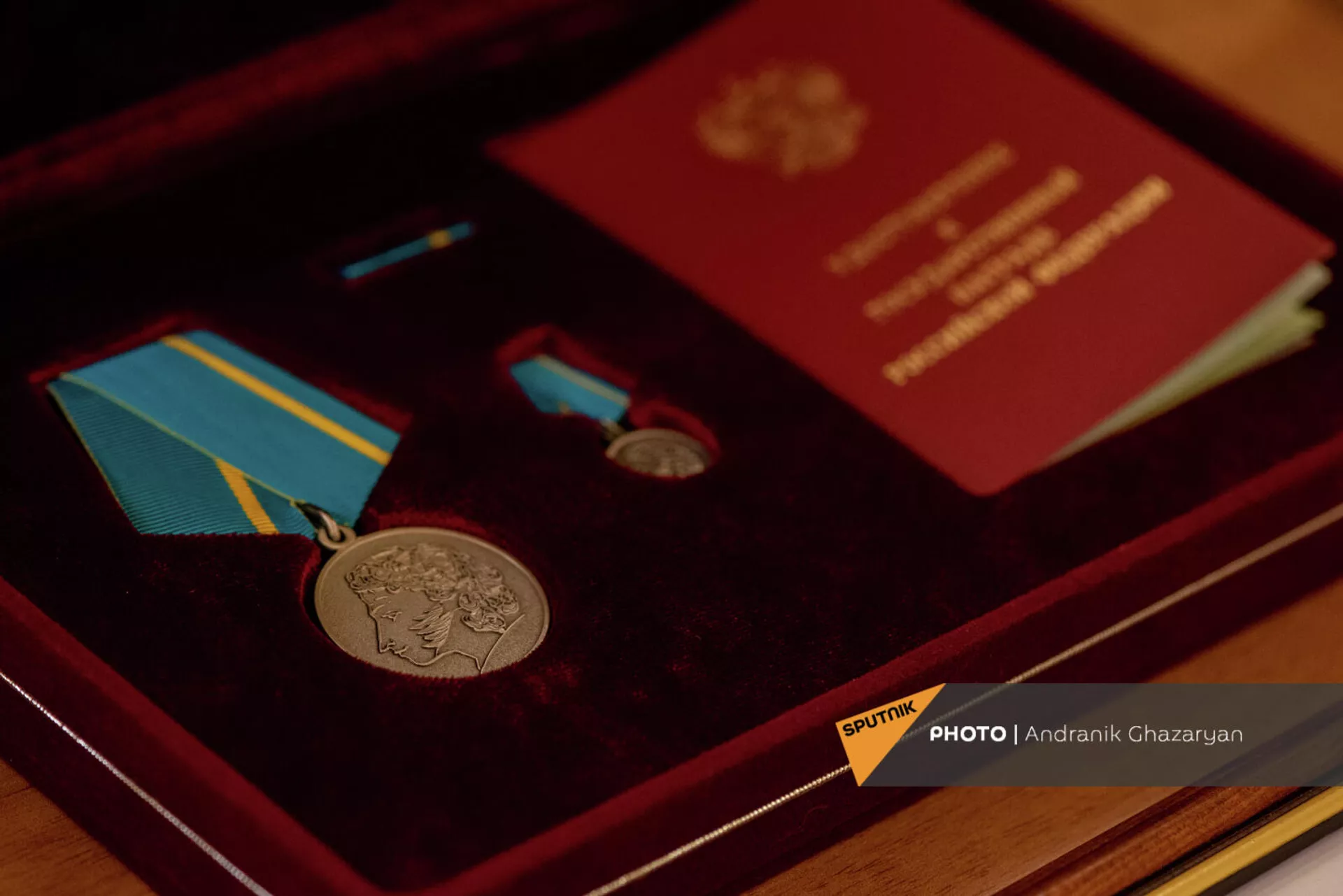 Медаль А.С. Пушкина, присужденная Эдуарду Тадевосяну (3 декабря 2021). Еревaн Медаль А.С. Пушкина, присужденная Эдуарду Тадевосяну (3 декабря 2021). Еревaн - Sputnik Армения, 1920, 03.12.2021