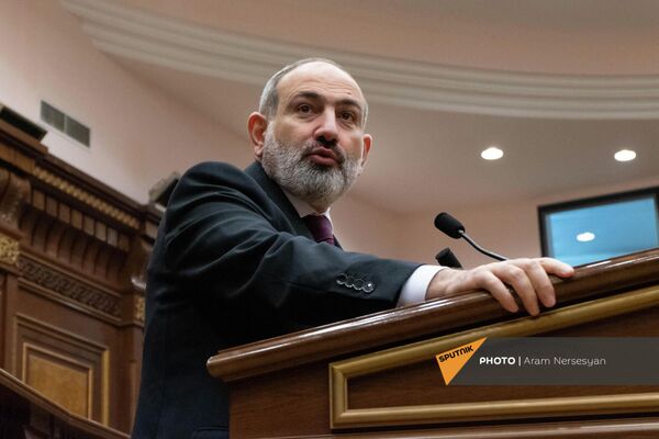 Никол Пашинян во время выступления на заседании НС  - Sputnik Армения
