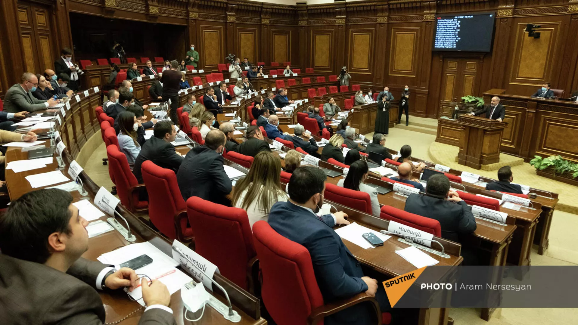 Никол Пашинян во время выступления на заседании НС (8 декабря 2021). Еревaн