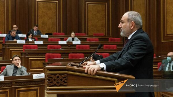 Никол Пашинян во время выступления на заседании НС (8 декабря 2021). Еревaн - Sputnik Армения