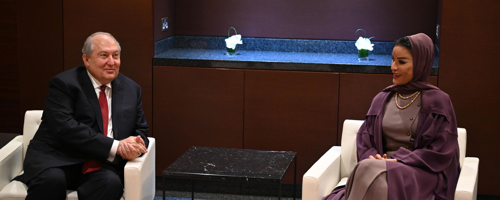 Հանրապետության նախագահ Արմեն Սարգսյանը հանդիպել է Կատարի հիմնադրամի և Education Above All հիմնադրամի նախագահ, ՄԱԿ-ի կայուն զարգացման նպատակների պաշտպան, շեյխուհի Մոզա բինթ Նասեր ալ-Միսնեդի հետ - Sputnik Արմենիա, 1920, 09.12.2021