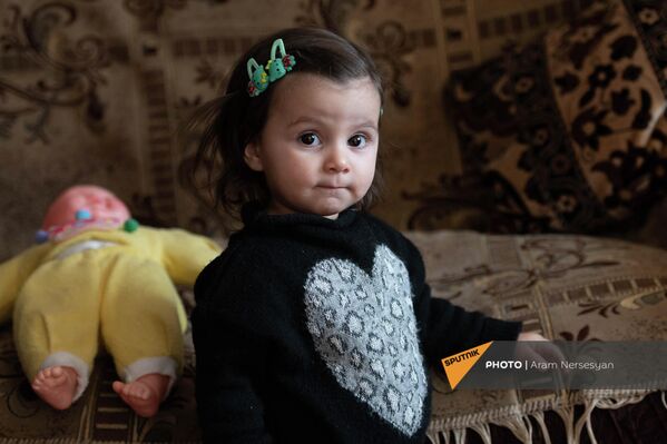 Аревик - самая юная жительница села Семеновка - Sputnik Армения