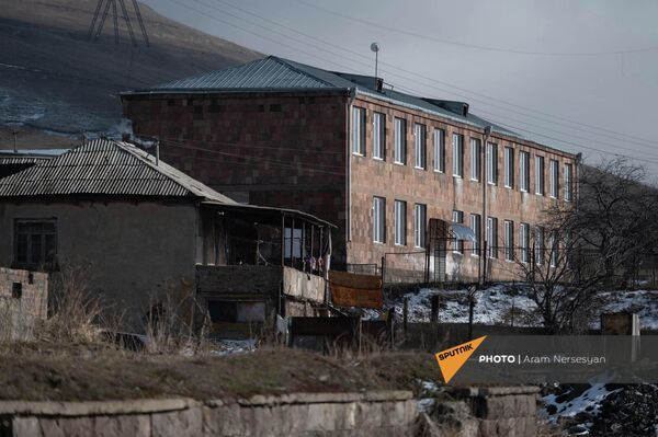 Գեղարքունիկի մարզի Սեմյոնովկա գյուղի դպրոցի շենքը - Sputnik Արմենիա