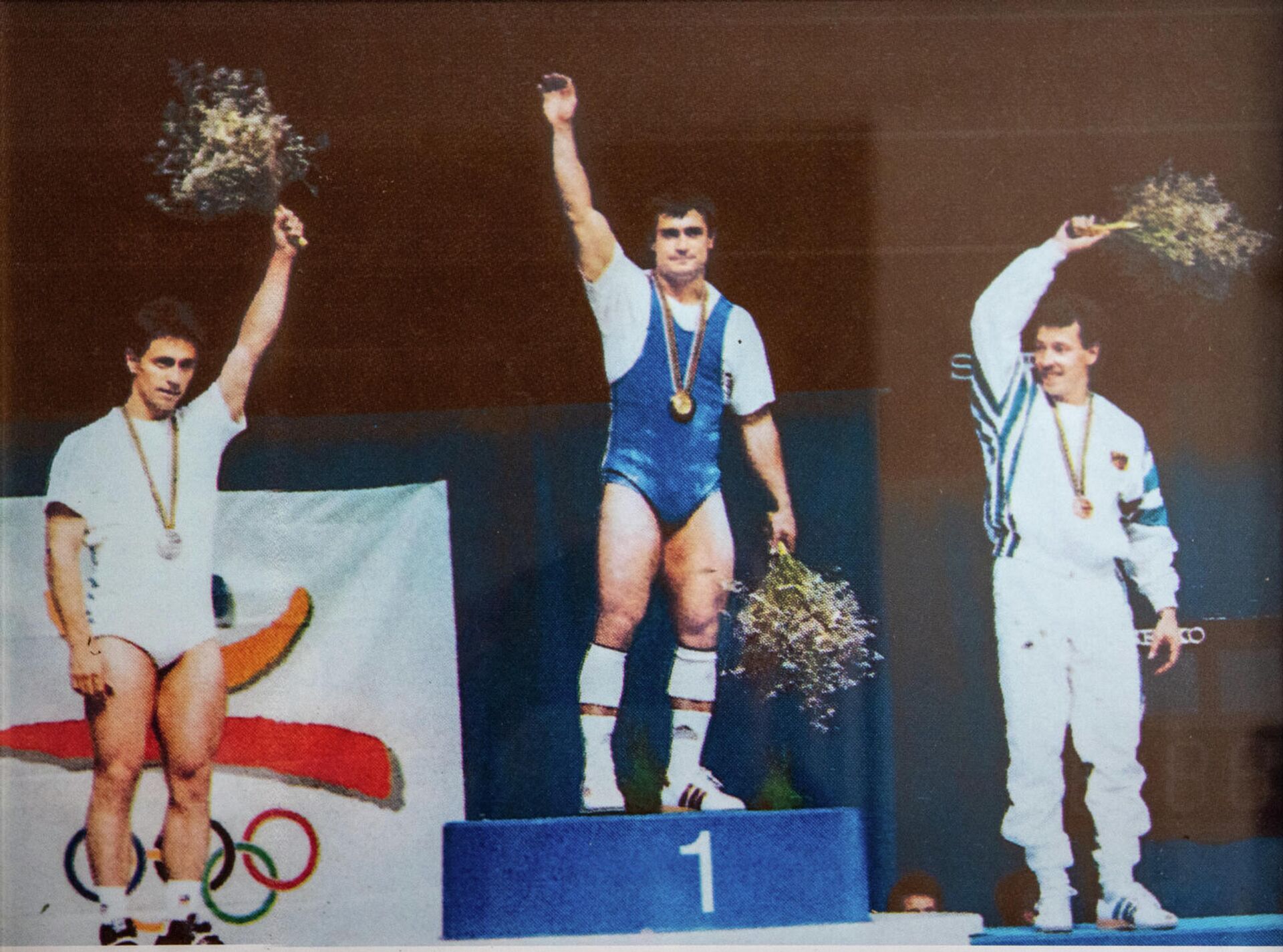 Իսրայել Միլիտոսյանը Բարսելոնայի 20-րդ ամառային Օլիմպիական խաղերի պատվո պատվանդանին, 1992թ. - Sputnik Արմենիա, 1920, 16.12.2021