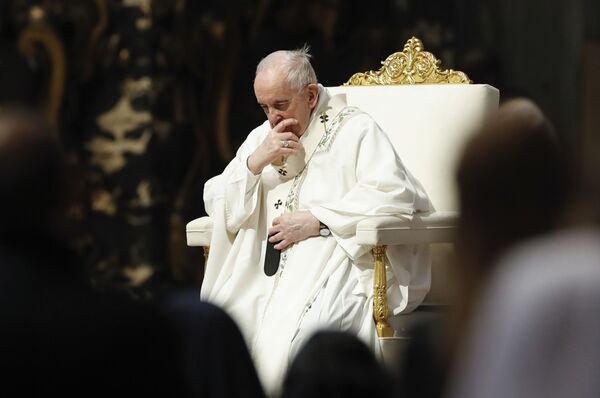 Папа Франциск совершает Святую Мессу для верующих жителей Мьянмы, проживающих в Риме - Sputnik Армения