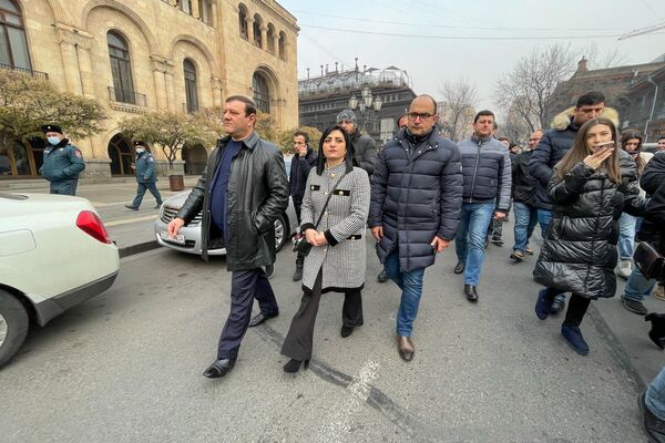 Բողոքի ակցիայի մասնակիցները շարժվում են դեպի ՀՀ գլխավոր դատախազություն - Sputnik Արմենիա
