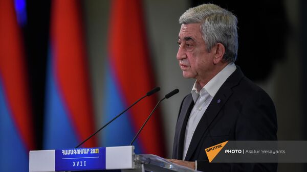 Выступление председателя Республиканской партии Армении Сержа Саргсяна на 17-ой ассамблеи партии (18 декабря 2021). Еревaн - Sputnik Армения