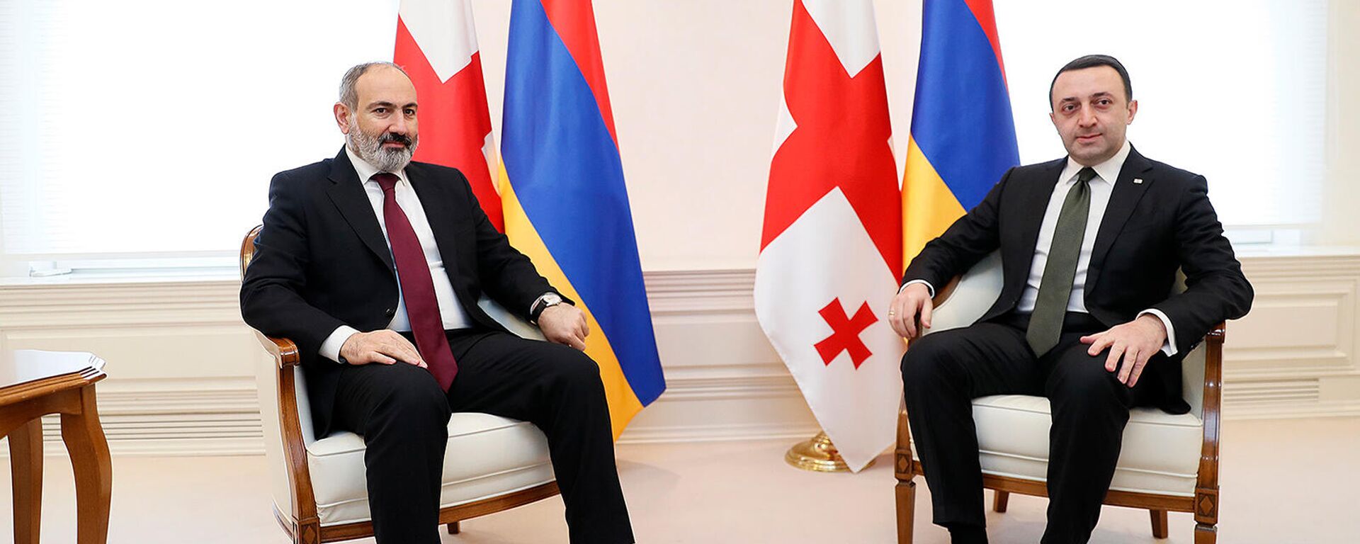 Встреча премьер-министров Армении и Грузии Никола Пашиняна и Ираклия Гарибашвили (20 декабря 2021). Тбилиси - Sputnik Армения, 1920, 20.12.2021