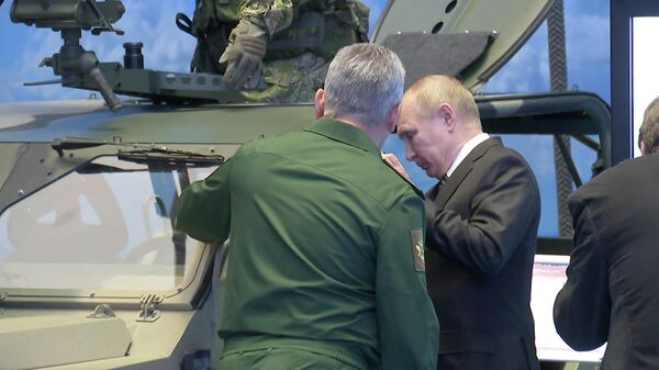 Шойгу показывает Путину новые образцы военной техники - Sputnik Արմենիա