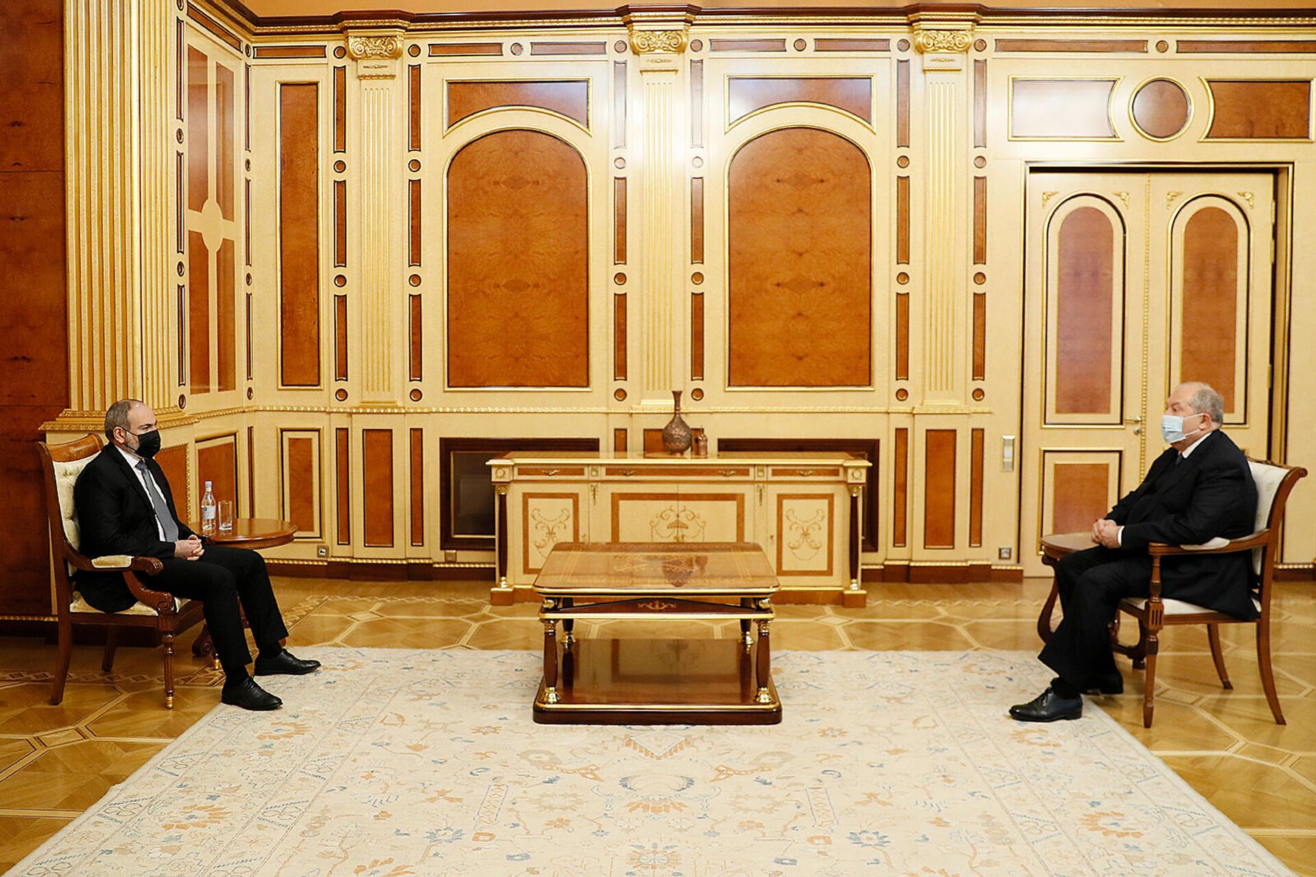 Встреча премьер-министра Никола Пашиняна и президента Армена Саркисяна (22 декабря 2021). Еревaн - Sputnik Армения, 1920, 22.12.2021