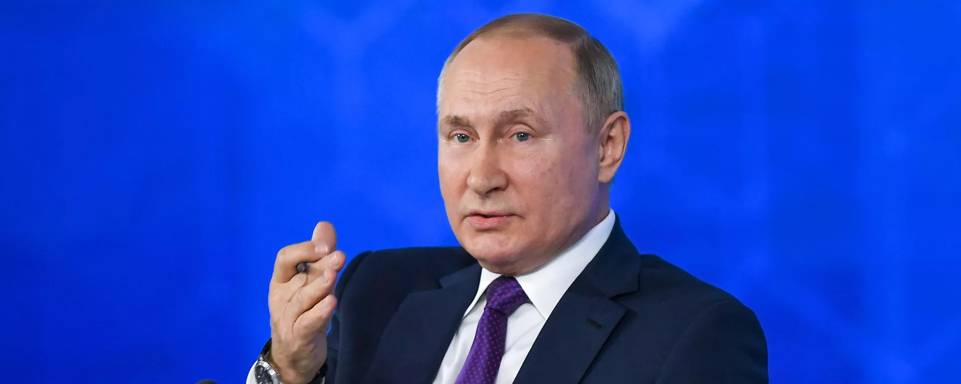 Владимир Путин во время большой пресс-конференции - Sputnik Армения, 1920, 29.12.2021
