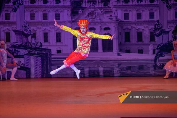Балет Щелкунчик на сцене театра оперы и балета имени А.Спендиаряна - Sputnik Армения