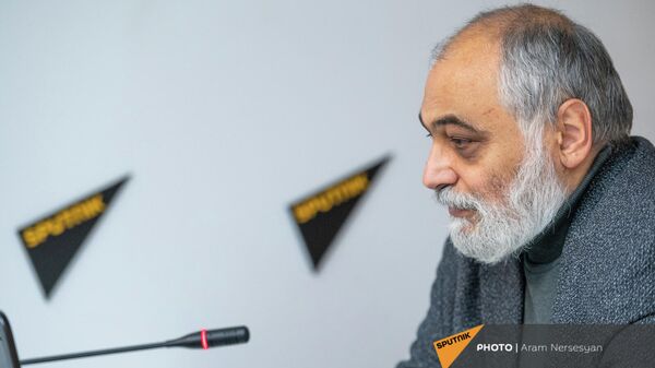 Ռուբեն Սաֆրաստյանի մամուլի ասուլիսը Sputnik մուլտիմեդիոն մամուլի կենտրոնում (27 դեկտեմբերի, 2021թ). Երևան - Sputnik Արմենիա