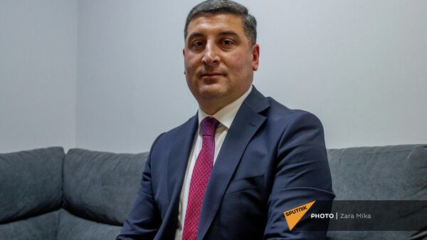Министр территориального управления и инфраструктуры Гнел Саносян в гостях радио Sputnik - Sputnik Армения