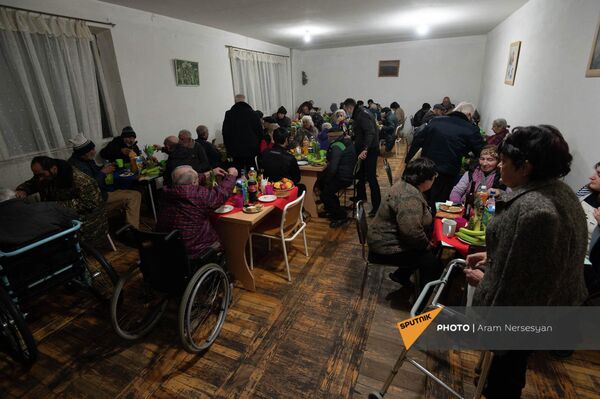 Столовая в приюте бля бездомных - Sputnik Армения