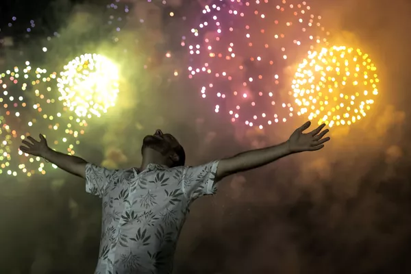 Новогодний фейерверк над пляжем Копакабана в Рио-де-Жанейро в ночь на 1 января 2022 года Новогодний фейерверк над пляжем Копакабана в Рио-де-Жанейро в ночь на 1 января 2022 года - Sputnik Армения