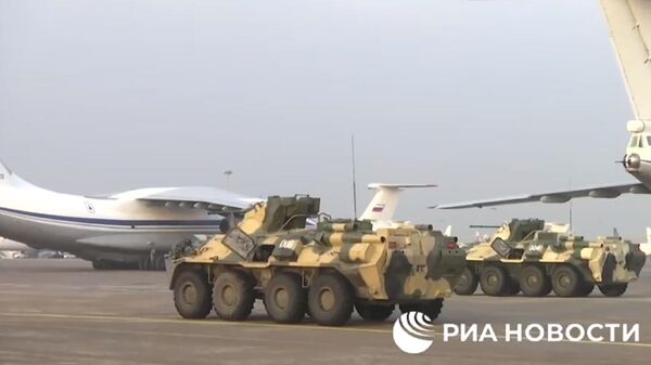 На аэродроме Алматы начались тренировки военных ОДКБ - Sputnik Армения