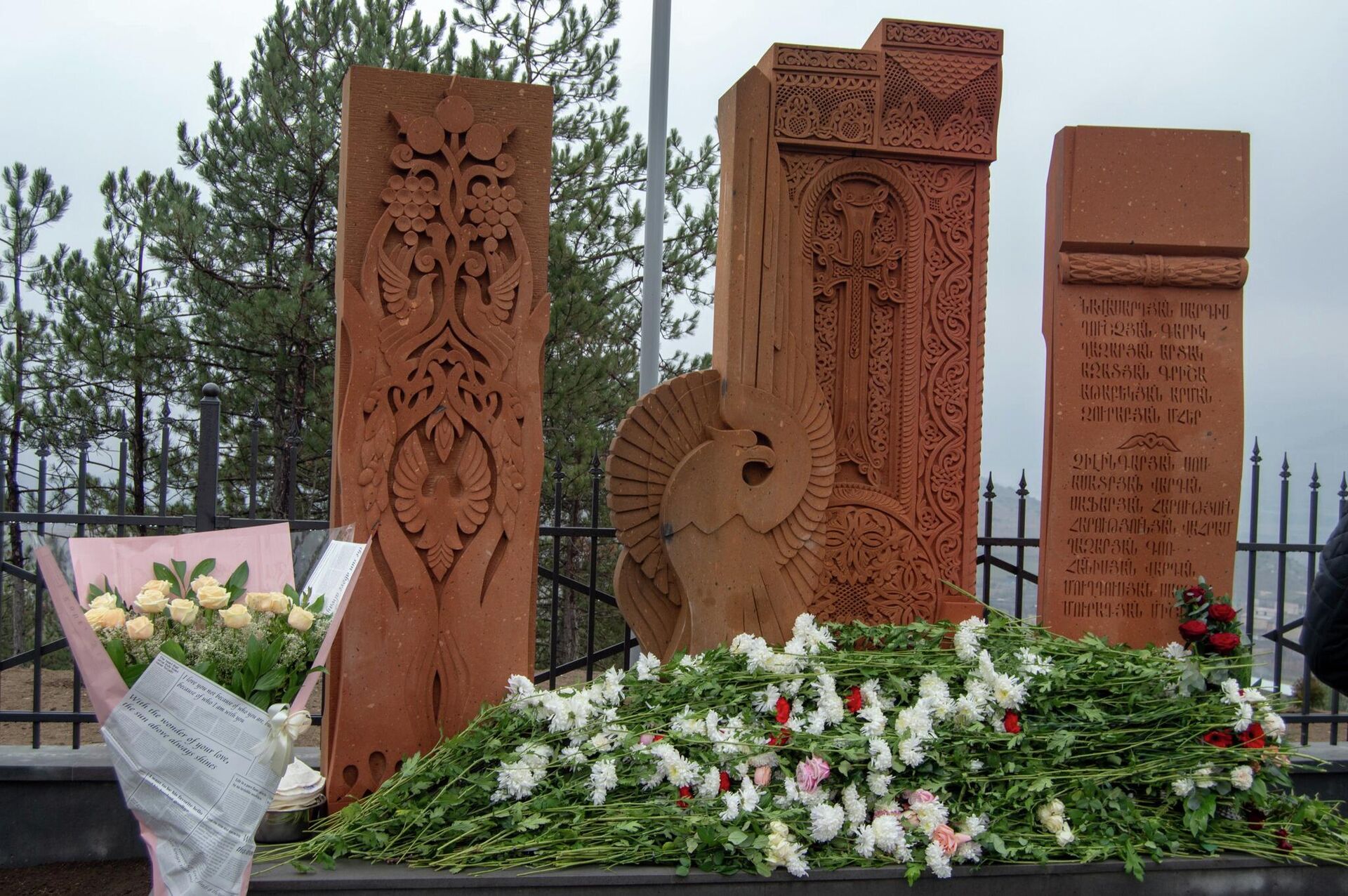 Открытие мемориала, посвященного героям Бердавана, отдавшим свои жизни в 44-дневной войне - Sputnik Армения, 1920, 09.01.2022