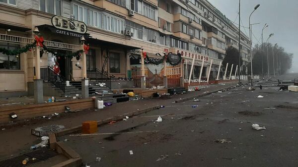 На улице Сатпаева в Алма-Ате после беспорядков - Sputnik Արմենիա