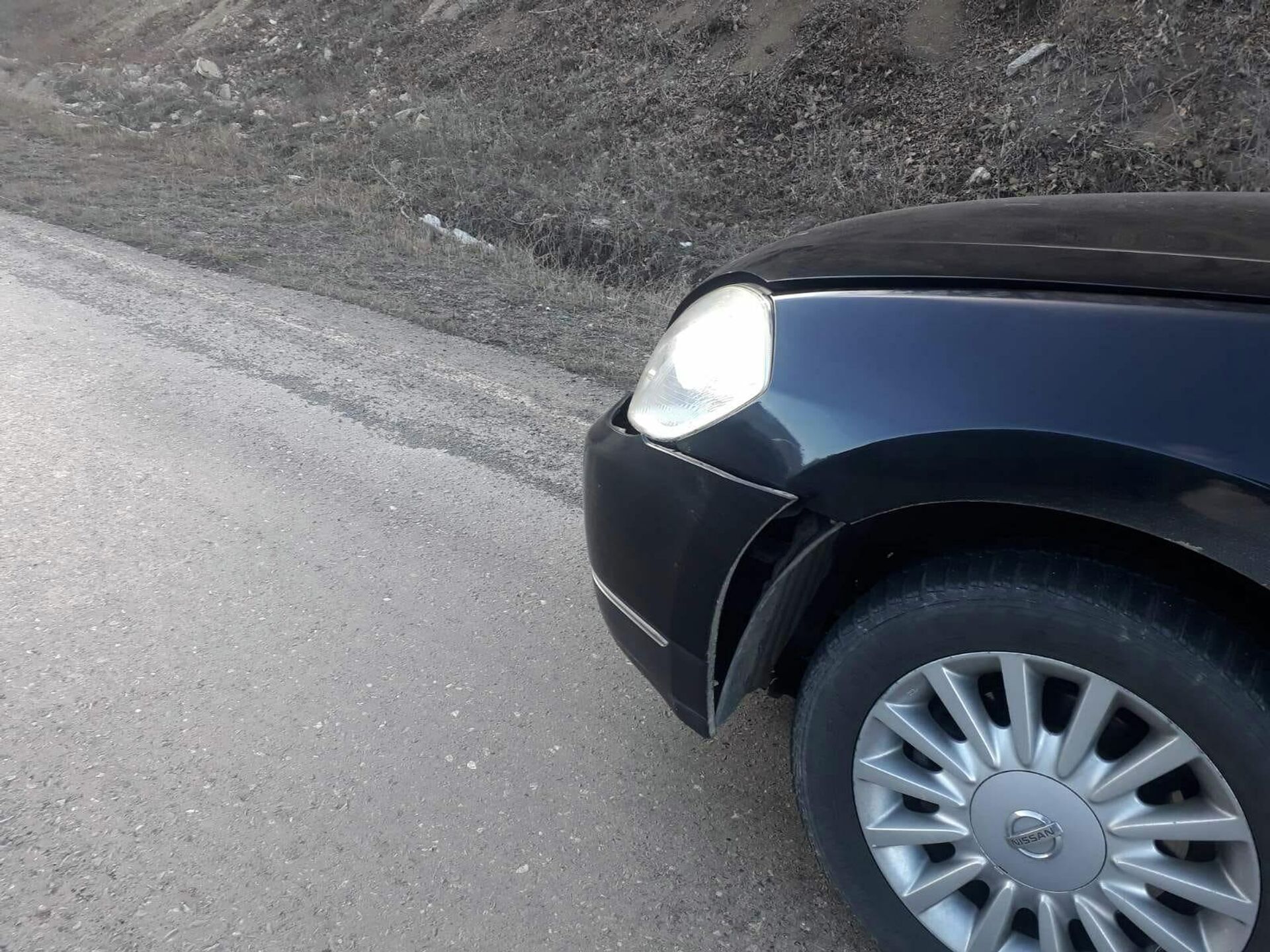 МВД Карабаха опубликовало фотографии забитого камнями машину армянского водителя азербайджанцами на автотрассе Степанакерт-Горис (10 января 2022). Карабах - Sputnik Армения, 1920, 10.01.2022