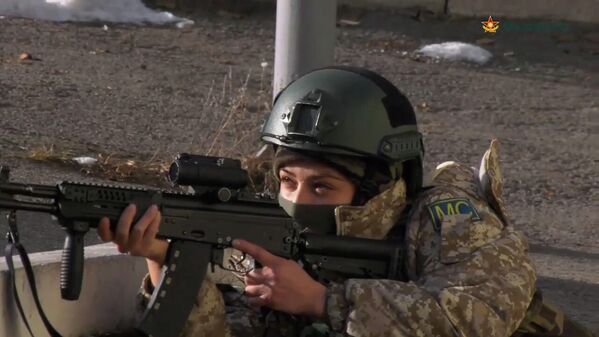Единственная женщина в составе контингента миротворческих сил ОДКБ - военнослужащая из Армении. - Sputnik Армения